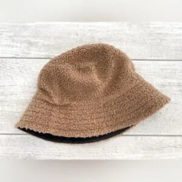 NWOT Danier Leather Reversible Bucket Hat main image 5